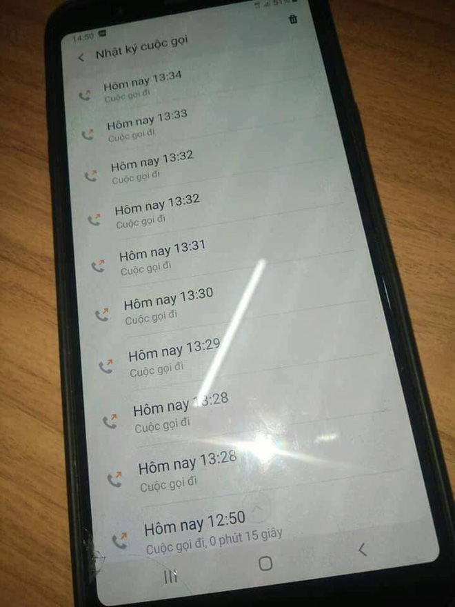 Tuy nhiên, khi tài xế mang hàng tới nơi thì không thể liên lạc được với khách hàng.