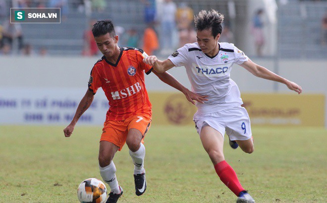 Văn Toàn chính là tiền đạo nội chơi hay nhất lượt đi V.League 2019