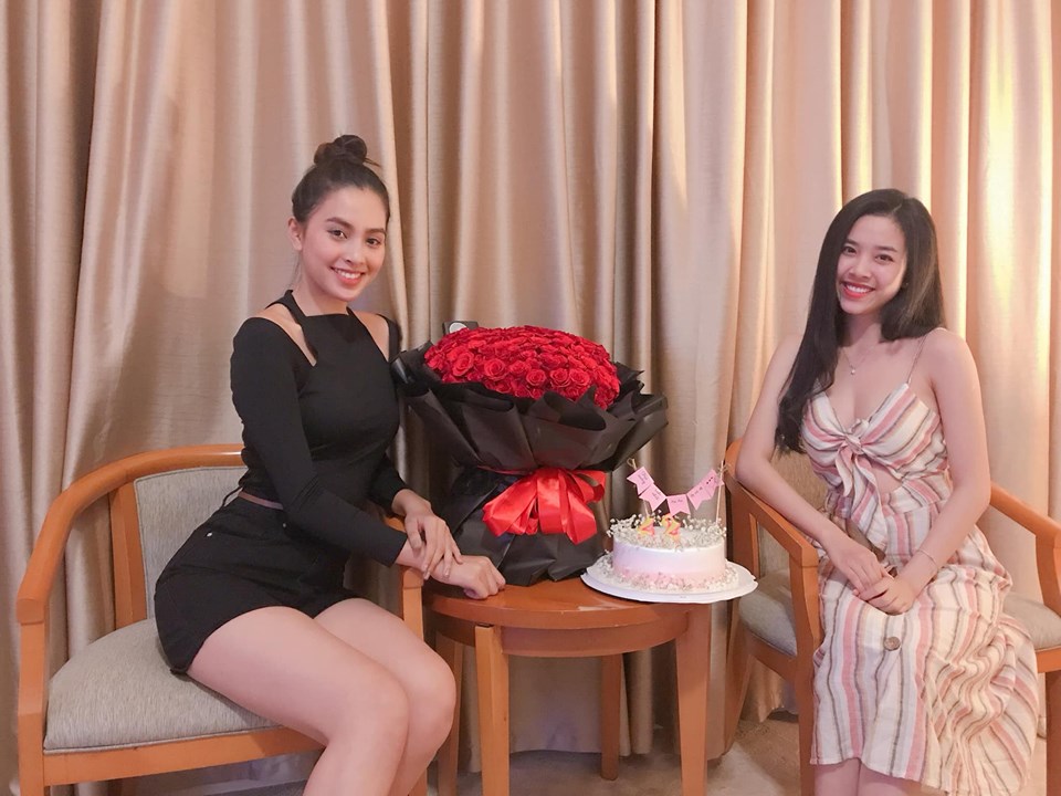 Mặc giản dị, mặt mộc: Trần Tiểu Vy, Thúy An xinh đẹp không ai bằng? - 7 Mặc giản dị, mặt mộc: Trần Tiểu Vy, Thúy An xinh đẹp không ai bằng? - 7