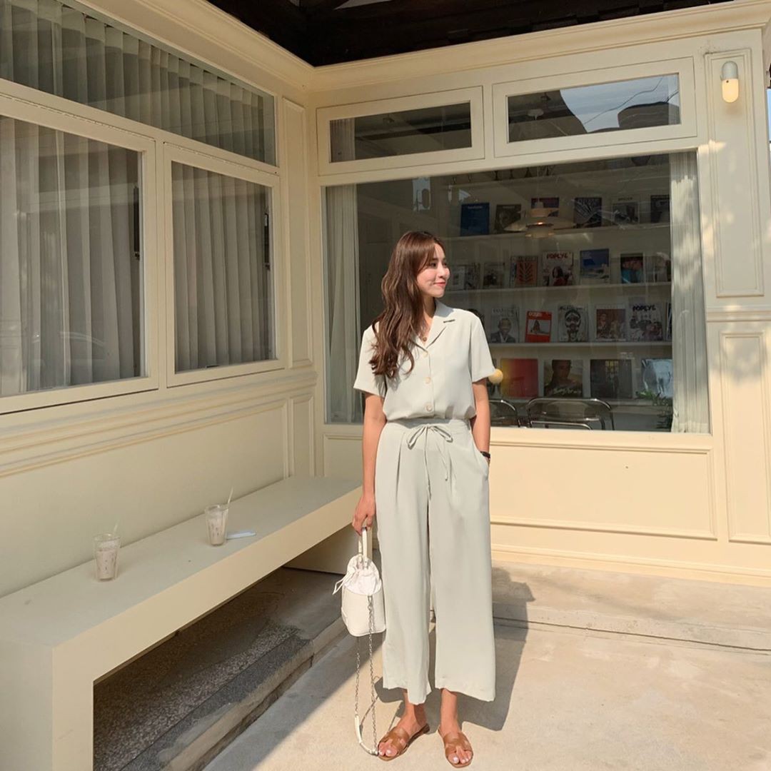 Lại nóng đến phát ốm, nhưng nàng công sở không phải lo vì đã có 5 items nhẹ mát và 100% thanh lịch này - 9 Lại nóng đến phát ốm, nhưng nàng công sở không phải lo vì đã có 5 items nhẹ mát và 100% thanh lịch này - 9