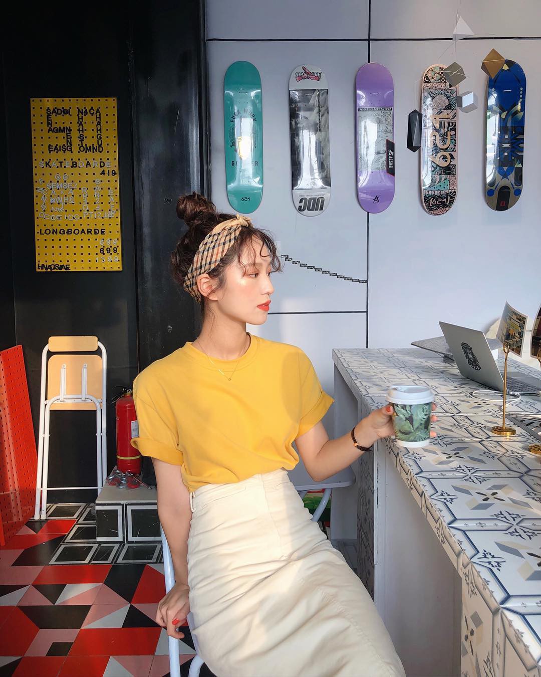 Lại nóng đến phát ốm, nhưng nàng công sở không phải lo vì đã có 5 items nhẹ mát và 100% thanh lịch này - 12 Lại nóng đến phát ốm, nhưng nàng công sở không phải lo vì đã có 5 items nhẹ mát và 100% thanh lịch này - 12