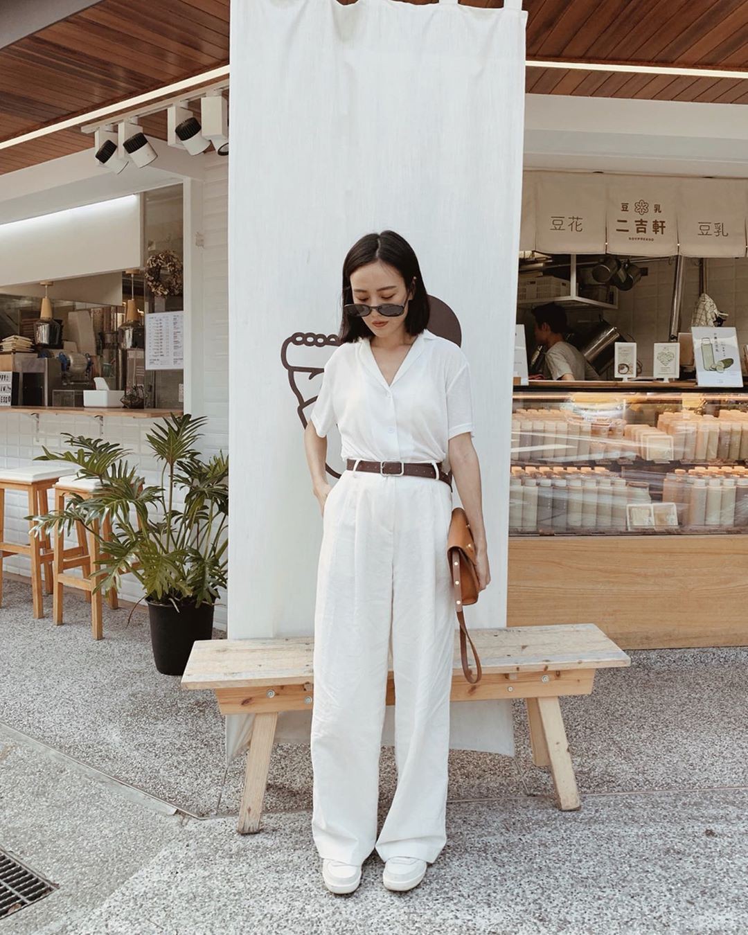 Lại nóng đến phát ốm, nhưng nàng công sở không phải lo vì đã có 5 items nhẹ mát và 100% thanh lịch này - 13 Lại nóng đến phát ốm, nhưng nàng công sở không phải lo vì đã có 5 items nhẹ mát và 100% thanh lịch này - 13
