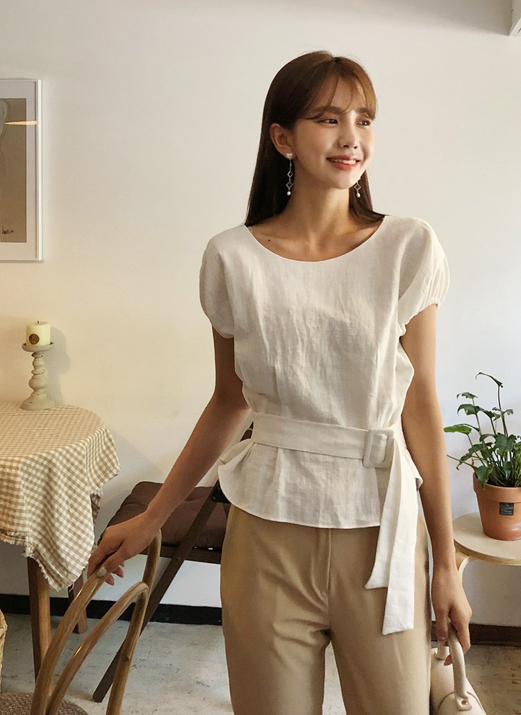 Lại nóng đến phát ốm, nhưng nàng công sở không phải lo vì đã có 5 items nhẹ mát và 100% thanh lịch này - 3 Lại nóng đến phát ốm, nhưng nàng công sở không phải lo vì đã có 5 items nhẹ mát và 100% thanh lịch này - 3