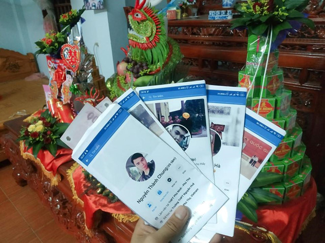 Chú rể có tâm thiết kế bao lì xì chống 'ế' cho đội bê tráp Chú rể có tâm thiết kế bao lì xì chống 'ế' cho đội bê tráp