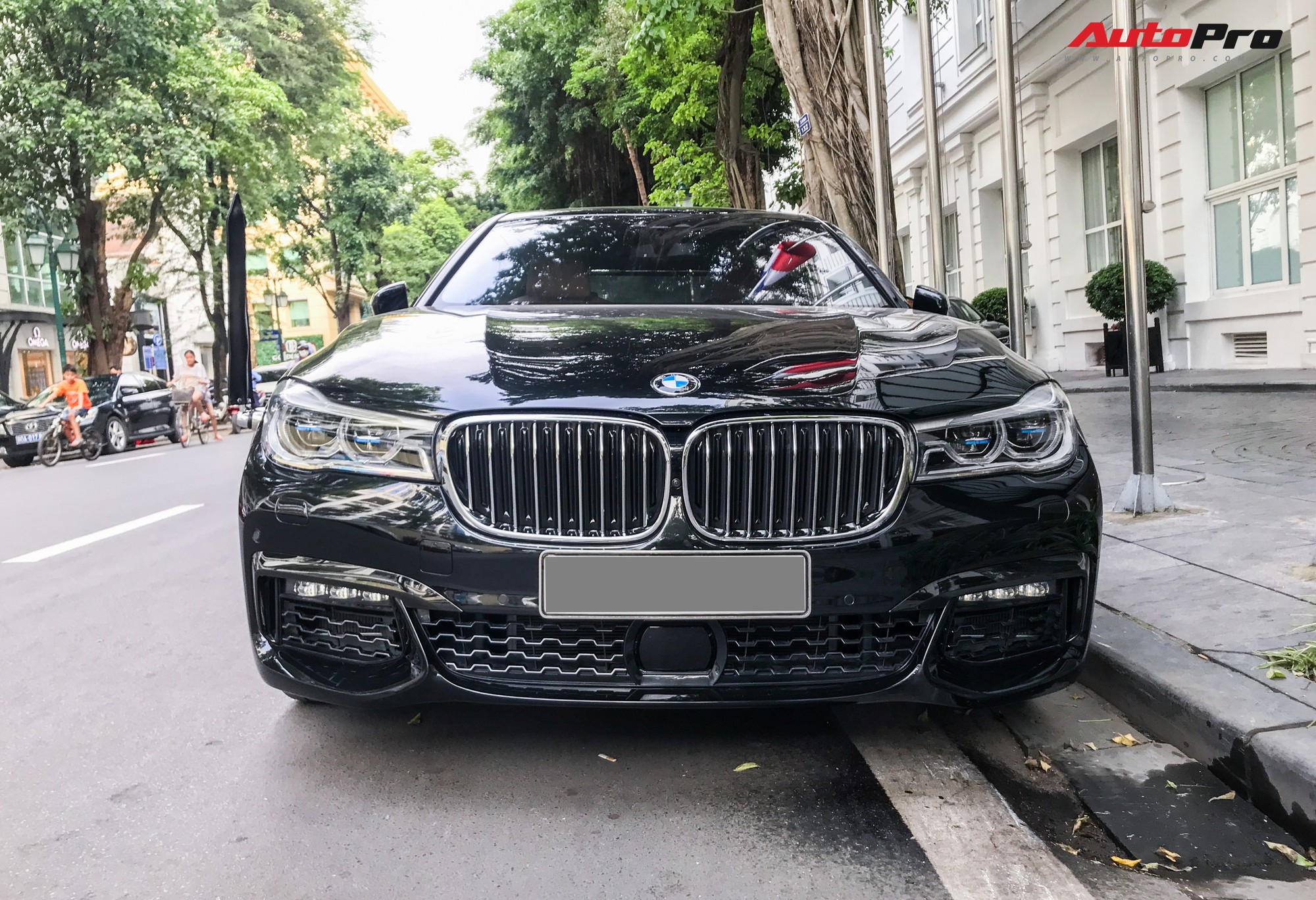 Khám phá nhanh BMW 750Li xDrive M Sport độc nhất Việt Nam, giá khoảng 10 tỷ đồng - 1 Khám phá nhanh BMW 750Li xDrive M Sport độc nhất Việt Nam, giá khoảng 10 tỷ đồng - 1