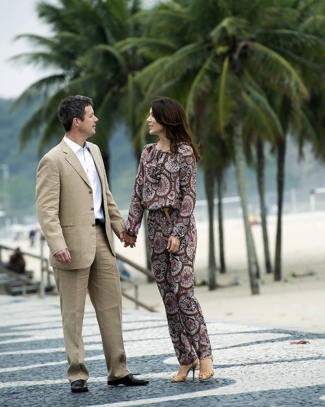 Công nương Mary của Hoàng gia Đan Mạch: 47 tuổi, có 4 đứa con vẫn 'đánh bại' Kate Middleton để trở thành người phụ nữ mặc đẹp nhất thế giới - 10 Công nương Mary của Hoàng gia Đan Mạch: 47 tuổi, có 4 đứa con vẫn 'đánh bại' Kate Middleton để trở thành người phụ nữ mặc đẹp nhất thế giới - 10