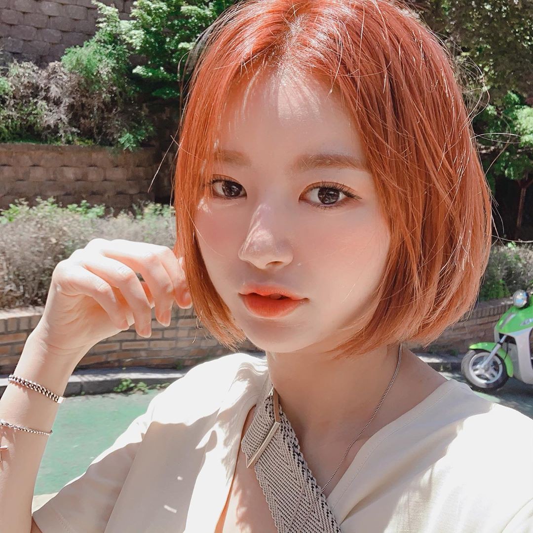 Nàng nào cũng nhuộm tóc nhưng không phải ai cũng biết bí quyết đơn giản giữ màu nhuộm bóng đẹp long lanh Nàng nào cũng nhuộm tóc nhưng không phải ai cũng biết bí quyết đơn giản giữ màu nhuộm bóng đẹp long lanh