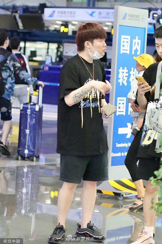 Vậy mà giờ đây, PGone tụt dốc ngoại hình nhường này