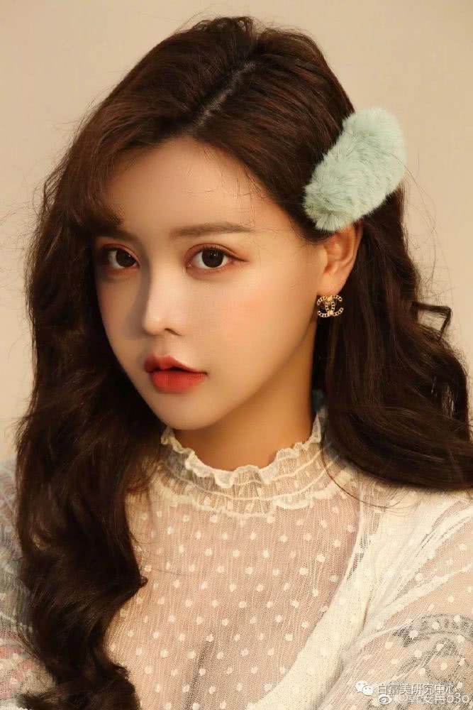 Nhan sắc trên Weibo của cô dâu Hàn An Nhiễm