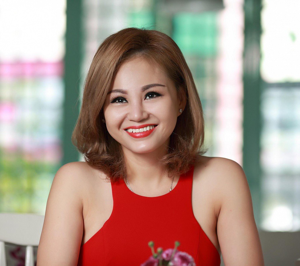 Trước những lời động viên và hỏi thăm của bạn bè, người hâm mộ hy vọng Lê Giang sẽ nhanh chóng phục hồi sức khoẻ.