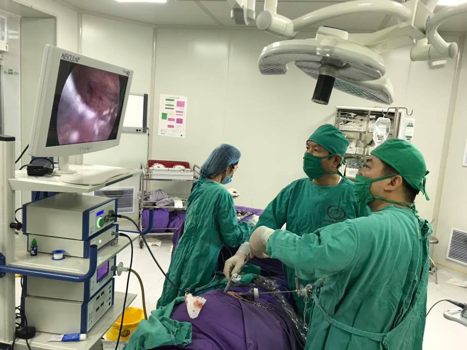 Ca mổ kéo dài hơn 1 giờ đồng hồ