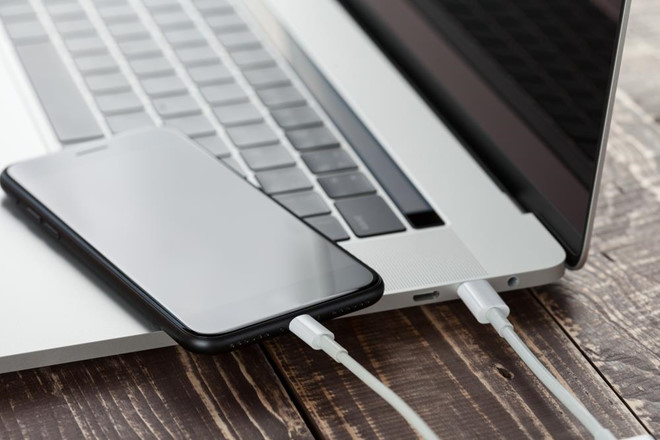 Những sai lầm khi sạc 'giết chết' chiếc iPhone của bạn - 6