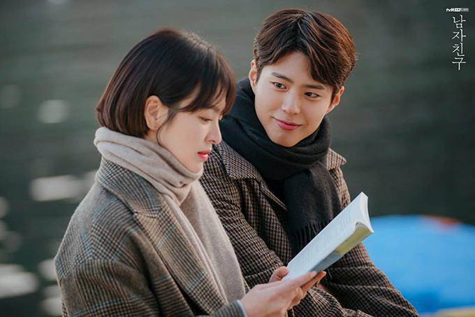 Song Hye Kyo và Park Bo Gum trong bộ phim 