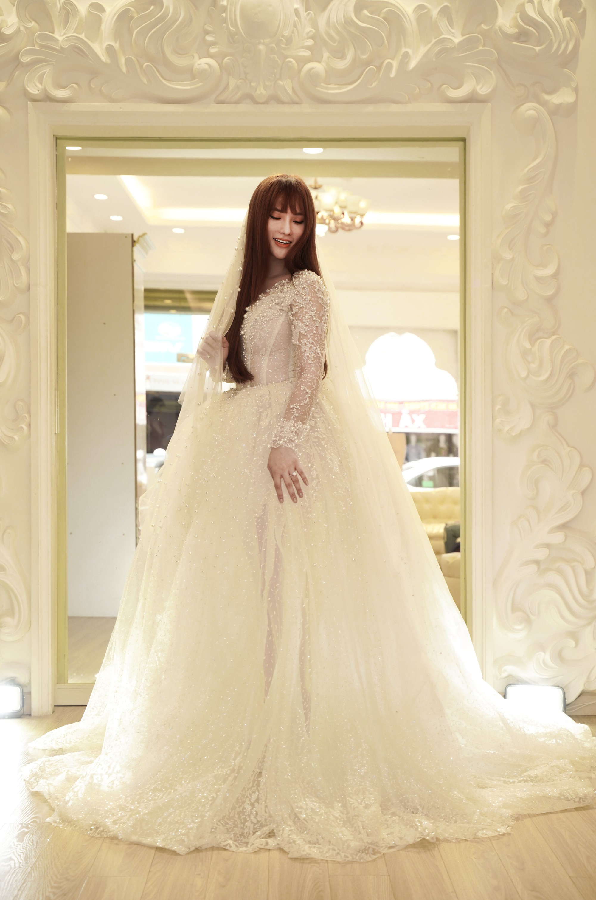 Sau cuộc hôn nhân đổ vỡ, ai cũng mong sớm thấy ngày nữ ca sĩ được cuộc sống hạnh phúc trọn vẹn.