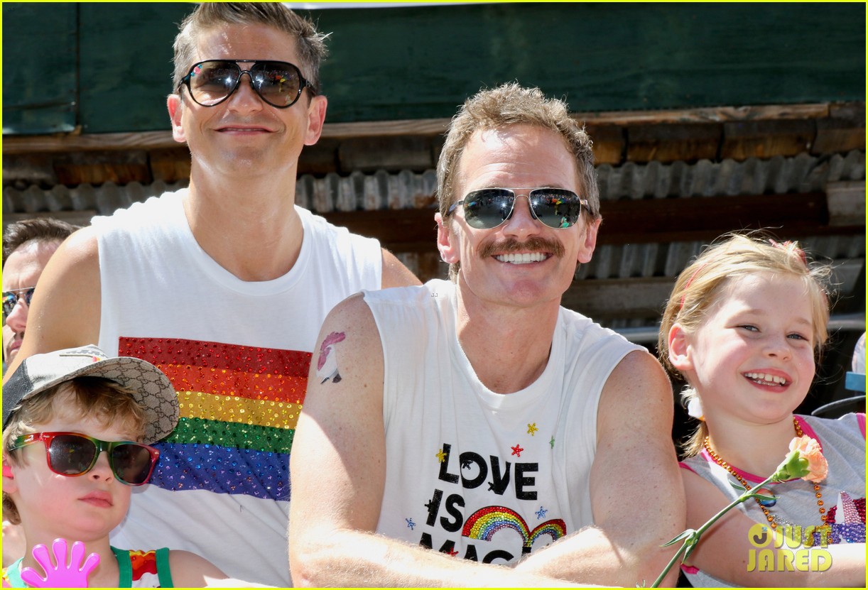 Nhìn nụ cười của các thành viên cũng đủ để hiểu họ đang hạnh phúc như thế nào