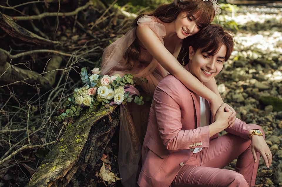 Thu Thủ y vừa hé lộ những khoảnh khắc cực hạnh phúc trong bộ ảnh cưới của mình.