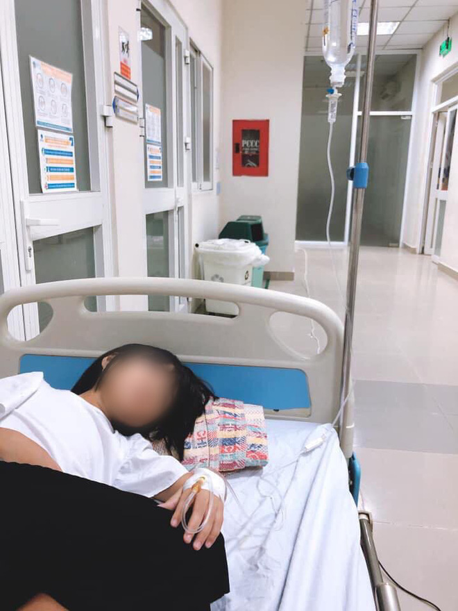 Nhiều bạn bè, người thân của chú rể ở các tỉnh (trong đó có cả trẻ em) thông báo đang phải nằm viện điều trị vì nghi ngộ độc thực phẩm.