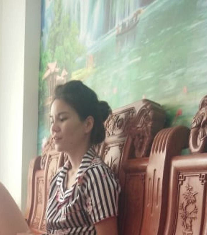 Chị Hằng và mọi người trong khu xóm bàng hoàng khi phát hiện vụ việc.