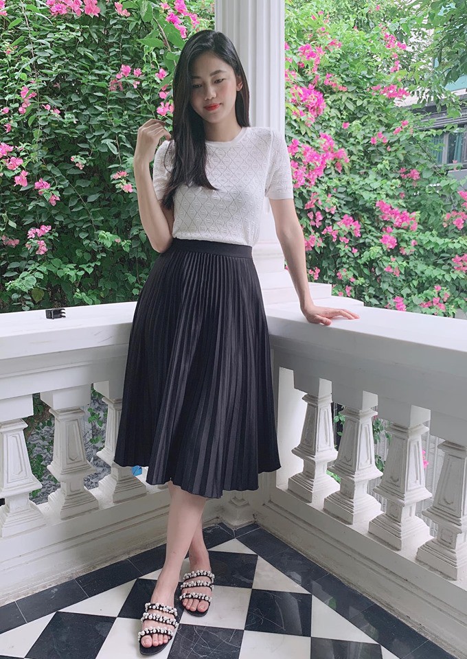 Hình ảnh Thanh Tú xuất hiện sau khi sinh, cô được khen ngợi lấy lại dáng nhanh chóng sau khi sinh con.