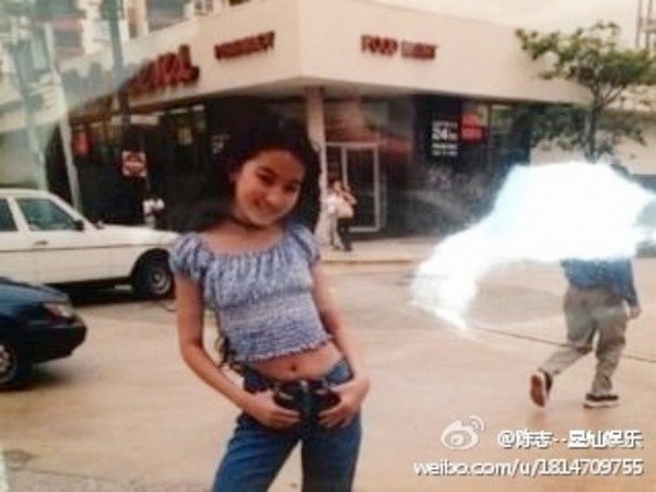 Không chỉ vậy, cô nàng còn tỏ ra mình có khiếu người mẫu ngay từ bé