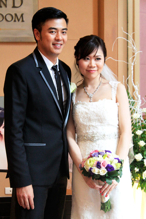 Hình ảnh Tuấn Tú và vợ trong ngày cưới