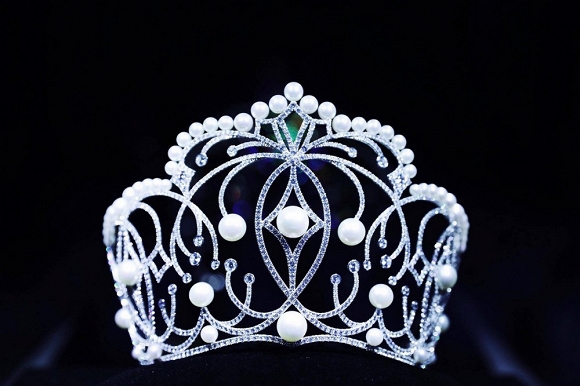 Cận cảnh chiếc vương miện thật của Hoa hậu Hoàn vũ Việt Nam