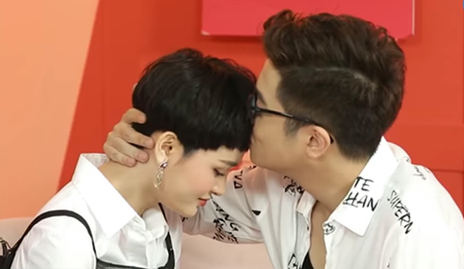 Dù một mực không thừa nhận chuyện hẹn hò nhưng với những động thái hiện tại, người hâm mộ vẫn nhiệt tình 