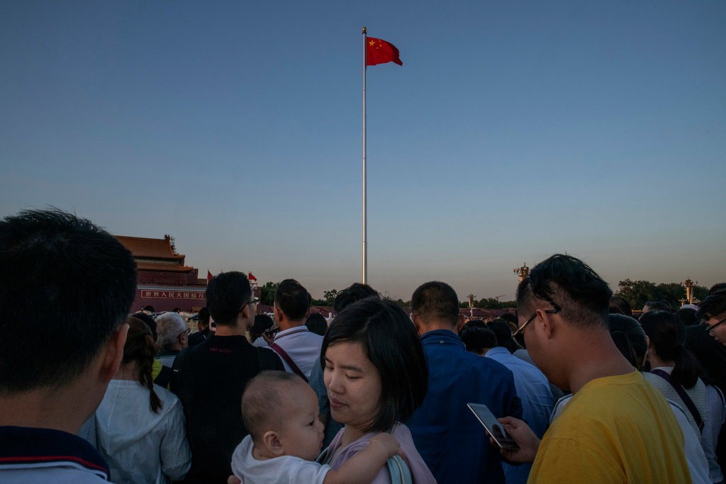 Nhiều phụ nữ sinh con mất đi cơ hội thăng tiến trong sự nghiệp.