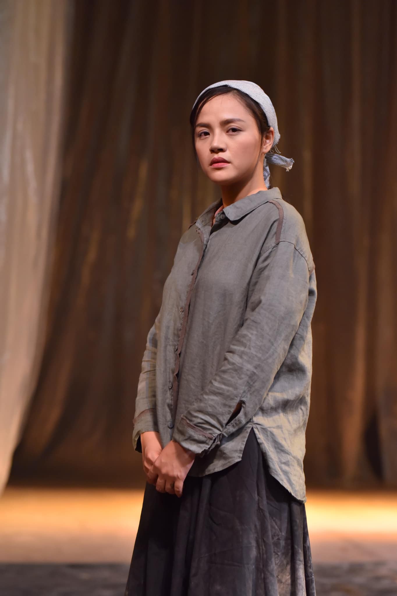 Ngoài các vai diễn truyền hình, Thu Quỳnh vẫn hoạt động tại Nhà hát Kịch.