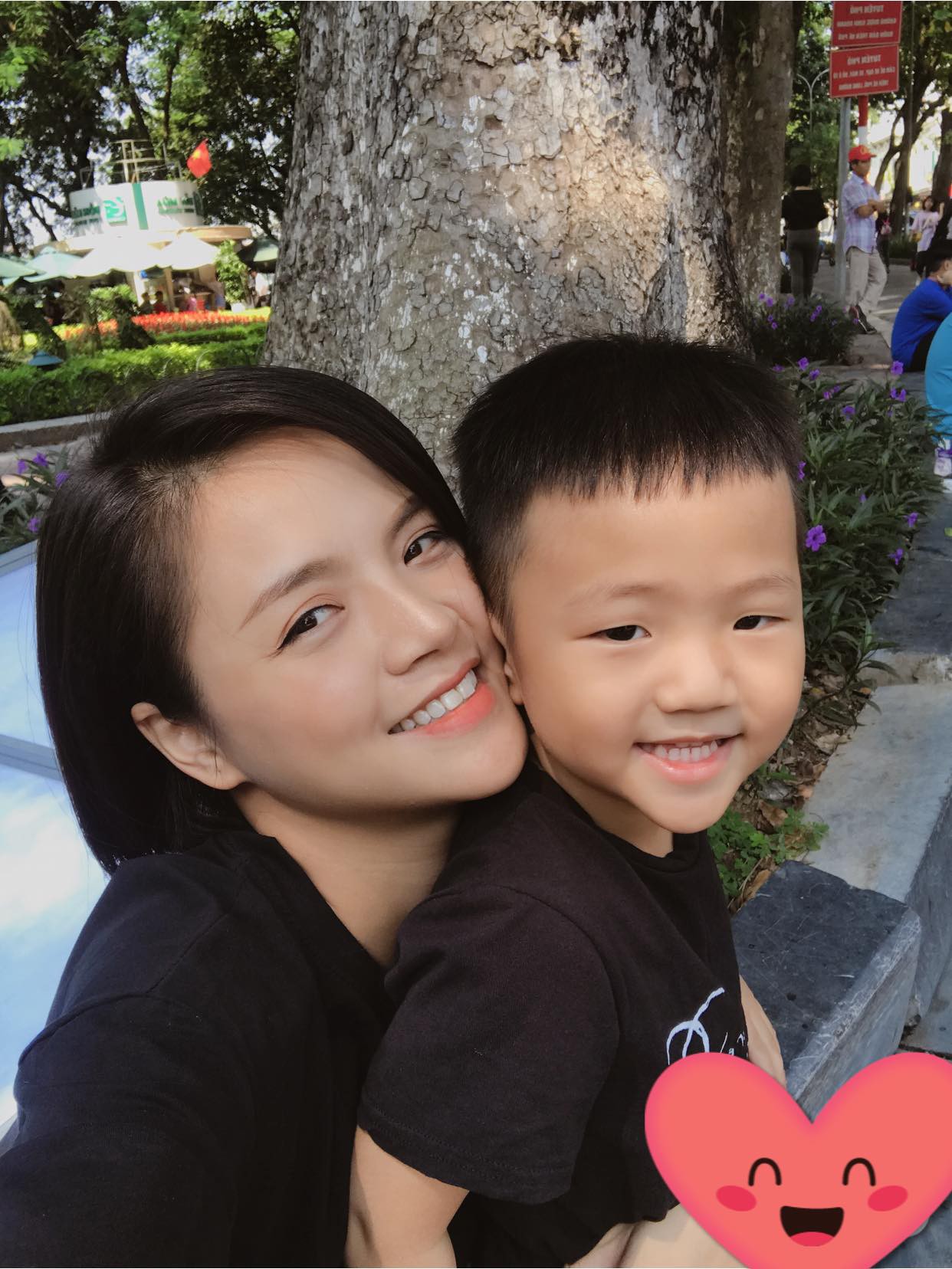 Ngoài công việc, nữ diễn viên dành nhiều thời gian để chăm sóc con trai nhỏ.