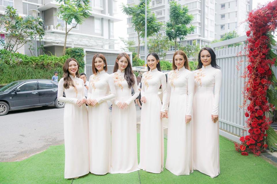 Mai Ngô, Mỹ Nhân, Tú Hảo, Lily Nguyễn đều có mối quan hệ thân thiết với Lan Khuê sau cuộc thi The Face. Trong đám cưới nữ siêu mẫu, dàn chân dài cũng có mặt với tư cách phù dâu.