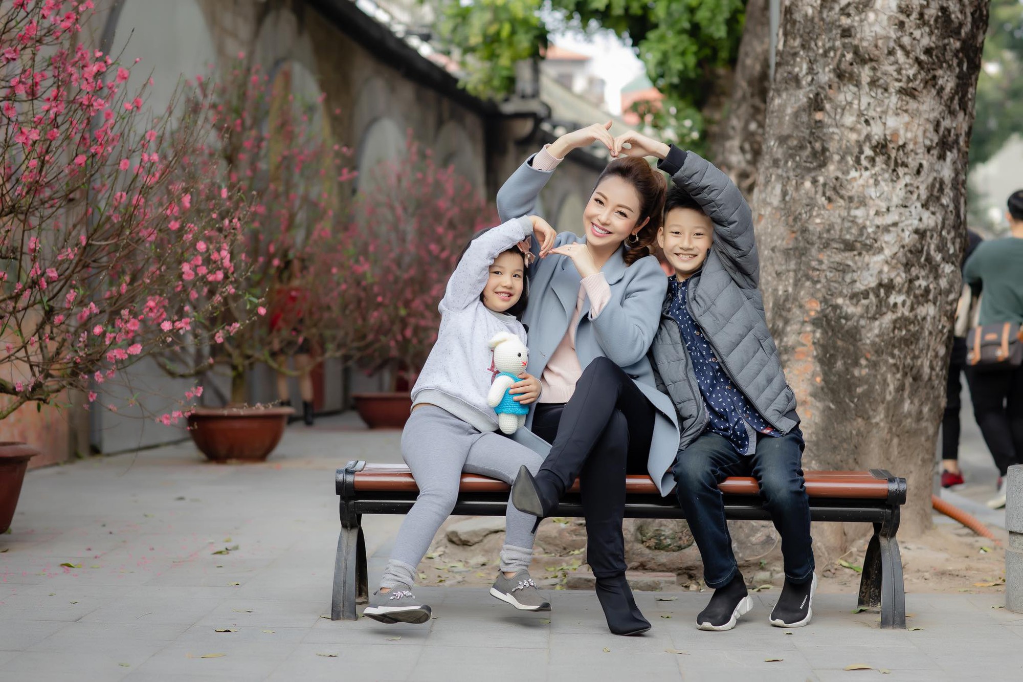 Hoa hậu Jennifer Phạm có cuộc sống hôn nhân rất hạnh phúc.