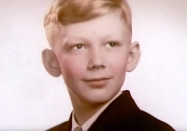 Kuklinski từ nhỏ đã ám ảnh bởi đòn roi do ông bố nghiện rượu gây ra.