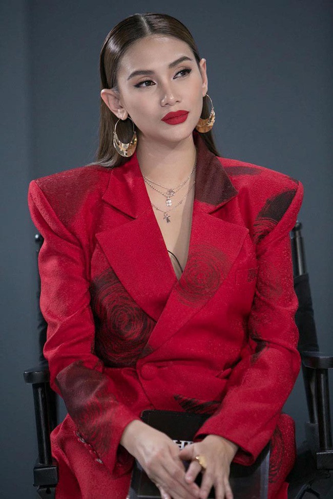 Võ Hoàng Yến cho biết bạn trai cũ 8X cố tình lừa dối, khiến cô vô tình trở thành 