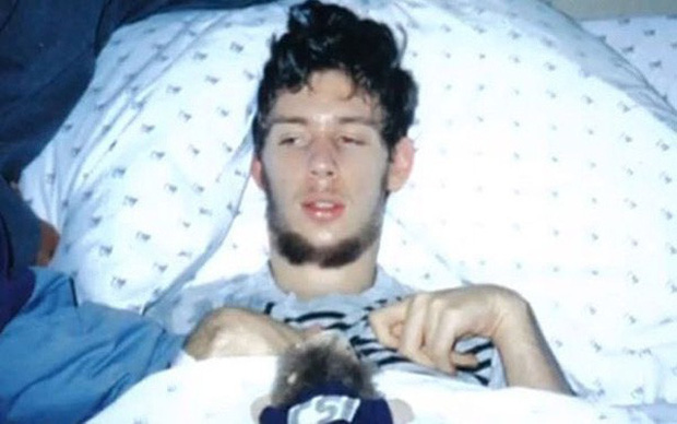 Mẹ Pistorius vì quá đau khổ nên đã từng nói anh nên chết đi nhưng không hề hay biết anh cũng nghe thấy.