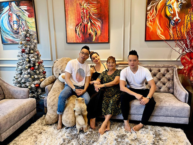 Tiện thể, nam ca sĩ cũng tiết lộ Hồ Ngọc Hà sắp trở thành hàng xóm của mình.