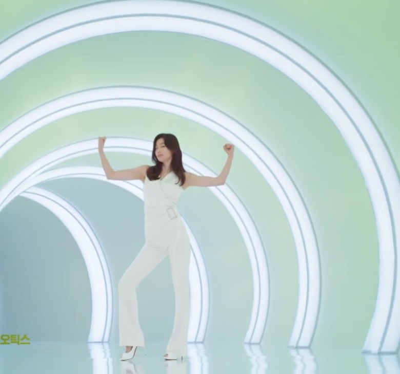 Thân hình thon thả của bà mẹ 2 con.