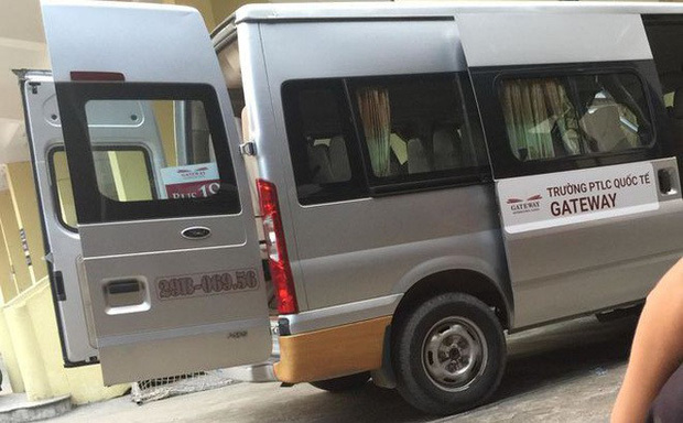 Cơ quan chức năng khám nghiệm ô tô để quên cháu bé