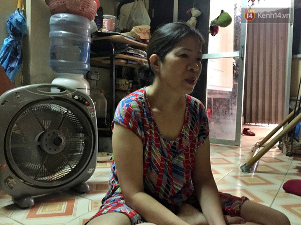 Bà Nguyễn Thị Bích Quy chia sẻ với phóng viên tại nhà riêng.
