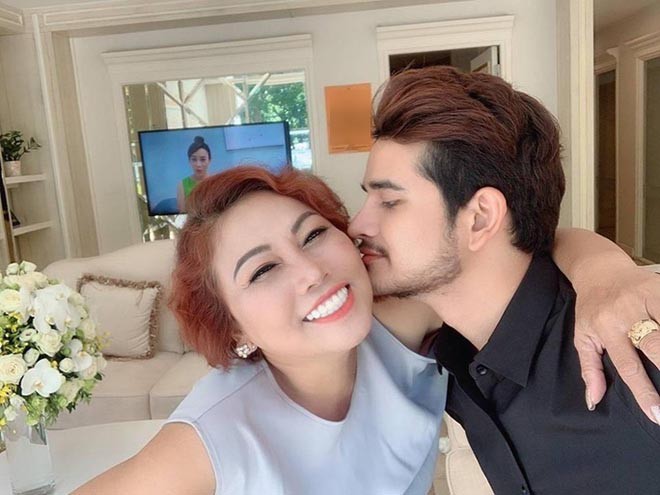 Siu Black bị nghi hẹn hò với trai trẻ sau bức hình tình tứ