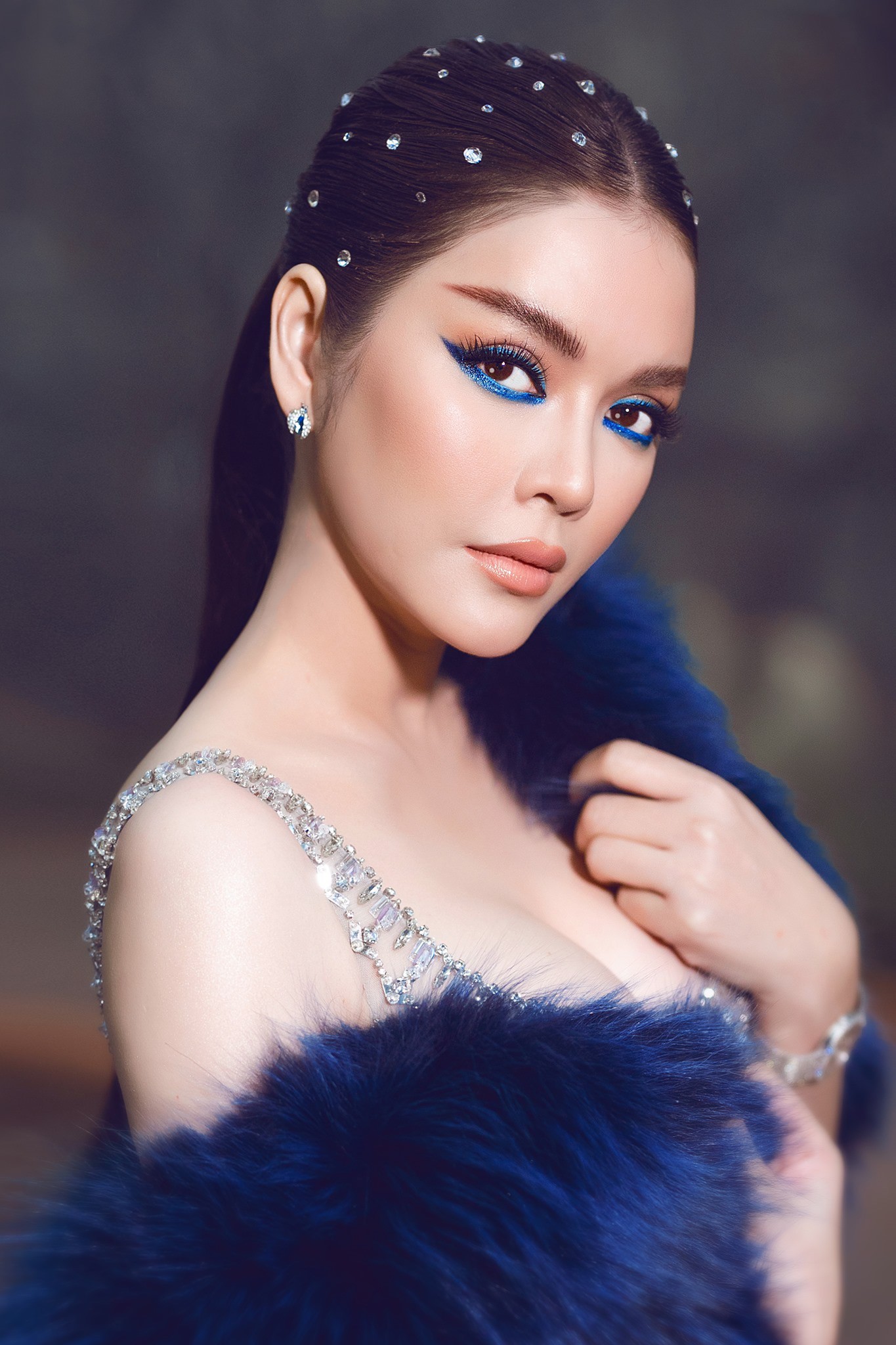 Bỏ qua những lời chê bai không đáng có, trong ngày thứ 2 của tiệc sinh nhật, Lý Nhã Kỳ tiếp tục trở thành tâm điểm khi hóa thân thành công chúa Đại dương.