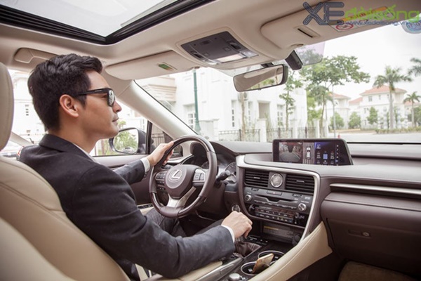 Phan Anh rao bán xe 3,3 tỷ.