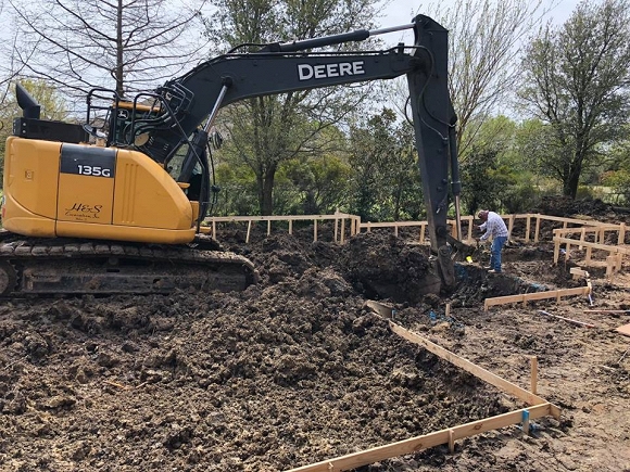 Hồng Ngọc định xây một hồ bơi thật rộng cho các con.