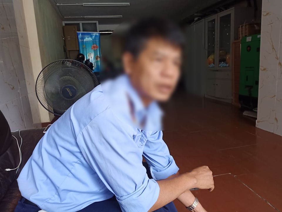 Ông Dũng kể lại sự việc sau khi chiếc xe chở rác gây tai nạn thì tài xế rời khỏi hiện trường và không đưa nạn nhân đi cấp cứu.