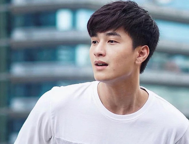 Huỳnh Anh nhiều lần bị các nhà sản xuất chỉ trích vì thái độ làm việc