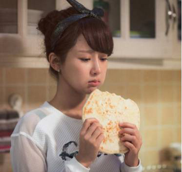 Sống mũi của nữ diễn viên trở nên thẳng tắp từ lúc nào không hay