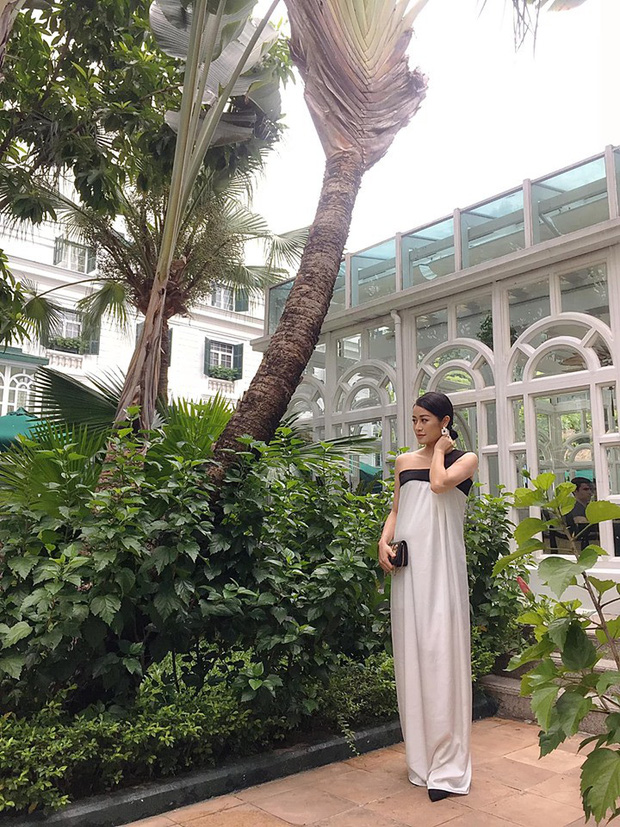 Nữ MC tiết lộ đang ở tháng thứ 6 của thai kì nhưng người đẹp vẫn giữ được nhan sắc mặn mà, tươi trẻ