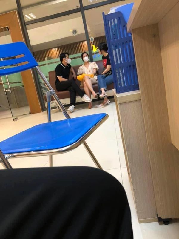 Hình ảnh cặp đôi tại bệnh viện.