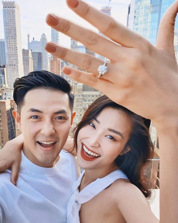 Bức ảnh cầu hôn gây “rúng động” showbiz Việt.