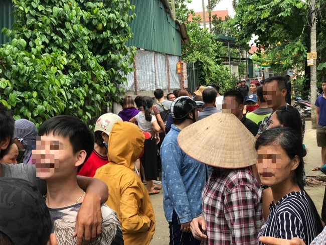 Người dân địa phương bàng hoàng sau sự việc.